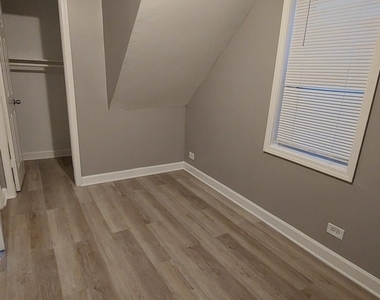 4817 S Laflin Street - Photo Thumbnail 6