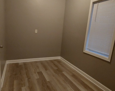 4817 S Laflin Street - Photo Thumbnail 7