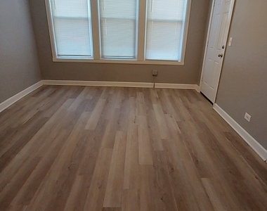 4817 S Laflin Street - Photo Thumbnail 2
