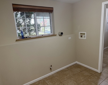 261 Evergreen Circle - Photo Thumbnail 16