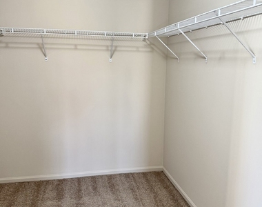261 Evergreen Circle - Photo Thumbnail 11