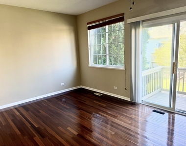 261 Evergreen Circle - Photo Thumbnail 8