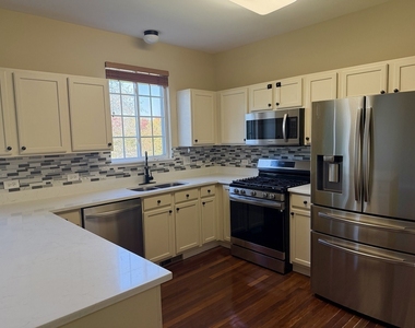 261 Evergreen Circle - Photo Thumbnail 4