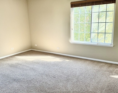 261 Evergreen Circle - Photo Thumbnail 14