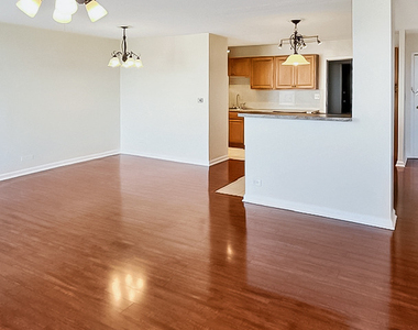 2201 S Stewart Avenue - Photo Thumbnail 4