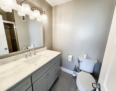 2201 S Stewart Avenue - Photo Thumbnail 9