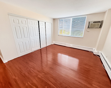 2201 S Stewart Avenue - Photo Thumbnail 12
