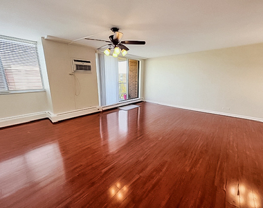 2201 S Stewart Avenue - Photo Thumbnail 2
