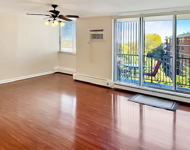 2201 S Stewart Avenue - Photo Thumbnail 3