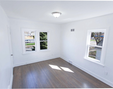 18324 Burnham Avenue - Photo Thumbnail 4