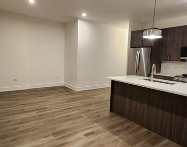 3948 S Indiana Avenue - Photo Thumbnail 5