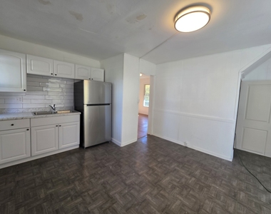 222 Mckinley Avenue - Photo Thumbnail 10