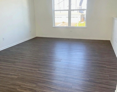 25639 W Wakefield Drive - Photo Thumbnail 5