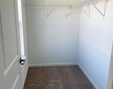 25639 W Wakefield Drive - Photo Thumbnail 12
