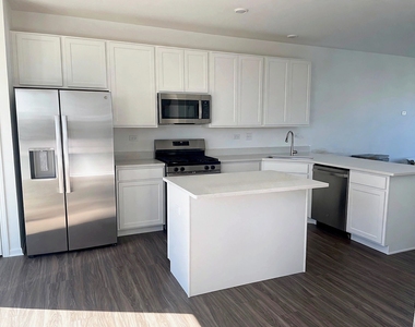 25639 W Wakefield Drive - Photo Thumbnail 6