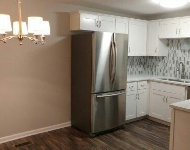 923 Shattuck Lane - Photo Thumbnail 5