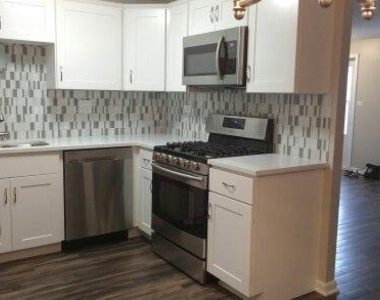 923 Shattuck Lane - Photo Thumbnail 4