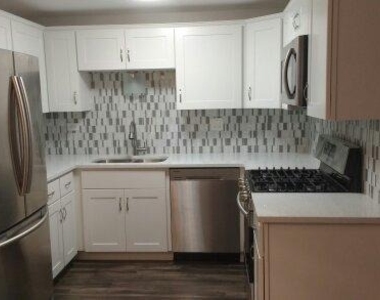 923 Shattuck Lane - Photo Thumbnail 6