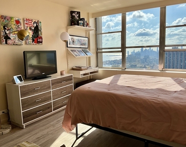 655 W Irving Park Road - Photo Thumbnail 12