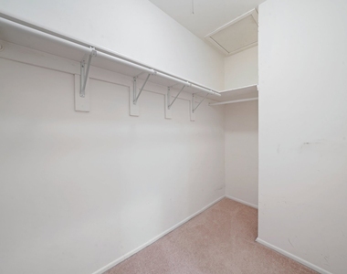 2003 N Jamestown Drive - Photo Thumbnail 14