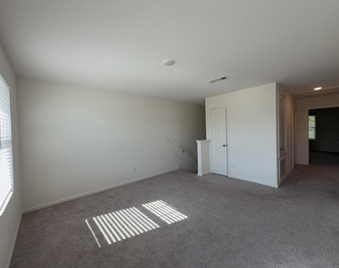 18618 Hunter William Way - Photo Thumbnail 9