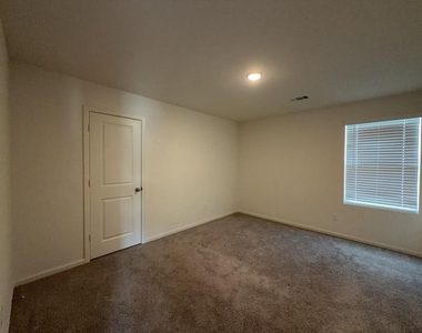 18618 Hunter William Way - Photo Thumbnail 14