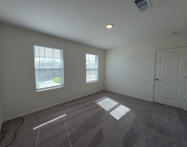 18618 Hunter William Way - Photo Thumbnail 15