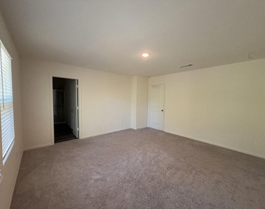 18618 Hunter William Way - Photo Thumbnail 11