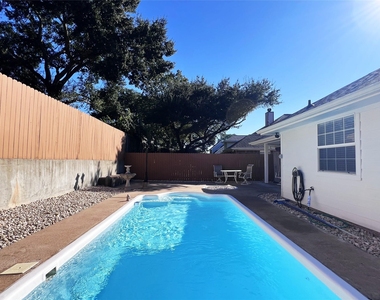 305 Scenic Brook Street - Photo Thumbnail 1
