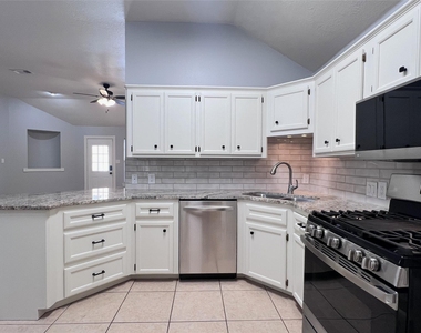 305 Scenic Brook Street - Photo Thumbnail 11