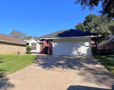 305 Scenic Brook Street - Photo Thumbnail 27