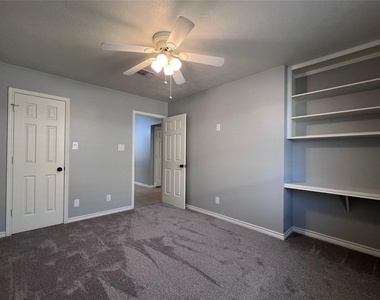305 Scenic Brook Street - Photo Thumbnail 23