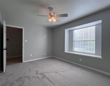 305 Scenic Brook Street - Photo Thumbnail 25