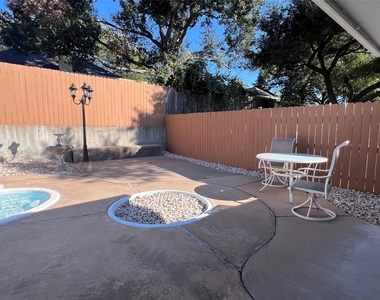 305 Scenic Brook Street - Photo Thumbnail 15