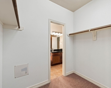 7302 Durango Creek Drive - Photo Thumbnail 23