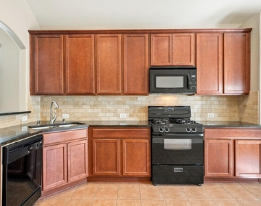 7302 Durango Creek Drive - Photo Thumbnail 3