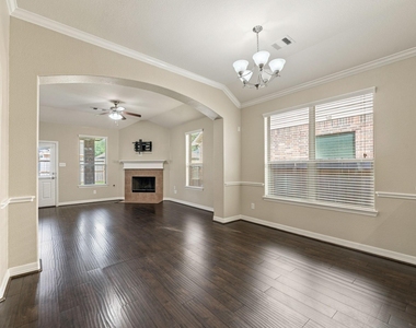 7302 Durango Creek Drive - Photo Thumbnail 10