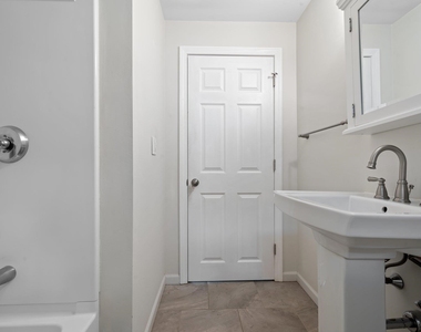 3 Maplewood - Photo Thumbnail 15