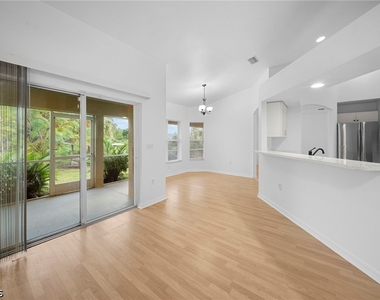 715 Dudley Avenue S - Photo Thumbnail 6