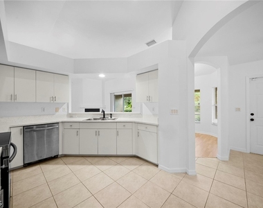 715 Dudley Avenue S - Photo Thumbnail 11