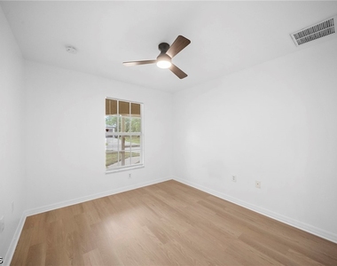 715 Dudley Avenue S - Photo Thumbnail 17