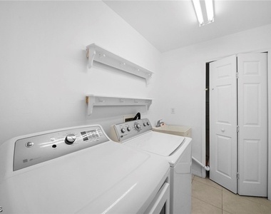 715 Dudley Avenue S - Photo Thumbnail 20