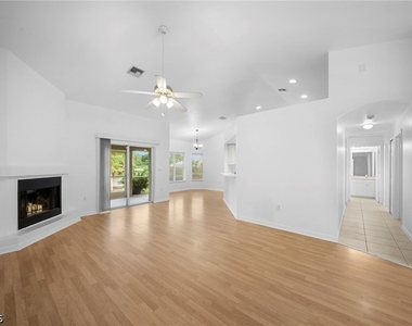 715 Dudley Avenue S - Photo Thumbnail 4