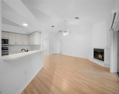715 Dudley Avenue S - Photo Thumbnail 8