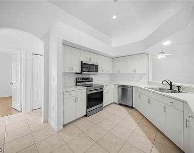 715 Dudley Avenue S - Photo Thumbnail 9