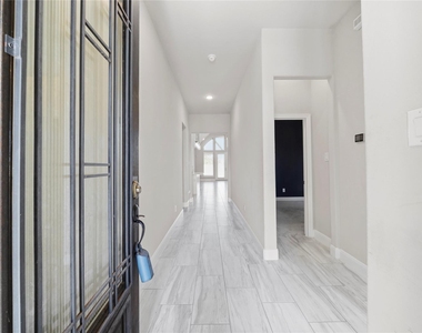 2446 Manor Valley Lane - Photo Thumbnail 3