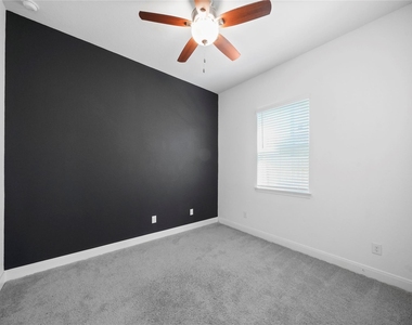 2446 Manor Valley Lane - Photo Thumbnail 25