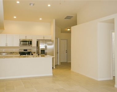 1321 Se 8th Place - Photo Thumbnail 4