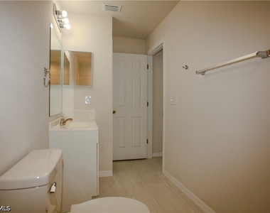 1321 Se 8th Place - Photo Thumbnail 11