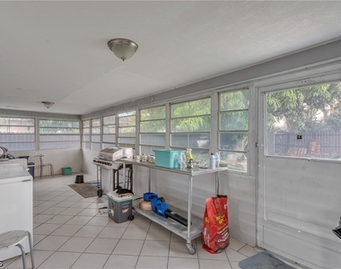 1618 Se 13th Street - Photo Thumbnail 20